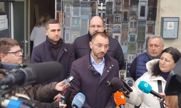 Свикват Комисията за противодействие на корупцията на СОС заради завърналия се отстранен кмет на Оборище - Tribune.bg