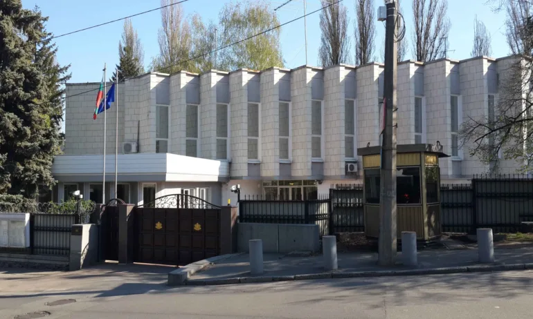 Българското посолството в Киев възобнови работа - Tribune.bg