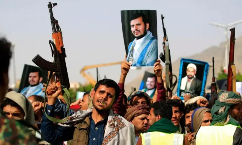 Най-малко 11 души са убити при американски и британски удари по цели на хусите в Йемен - Tribune.bg