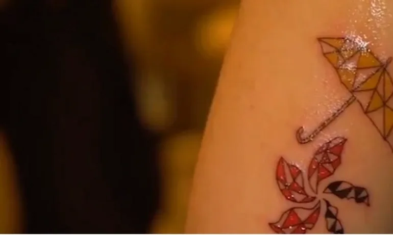 Татуировка в подкрепа на протестите в Хонконг - Tribune.bg