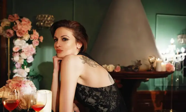 Актрисата Диана Димитрова напуска театъра, пияни дами пуснали слухове, че е изоставила дете в дом - Tribune.bg