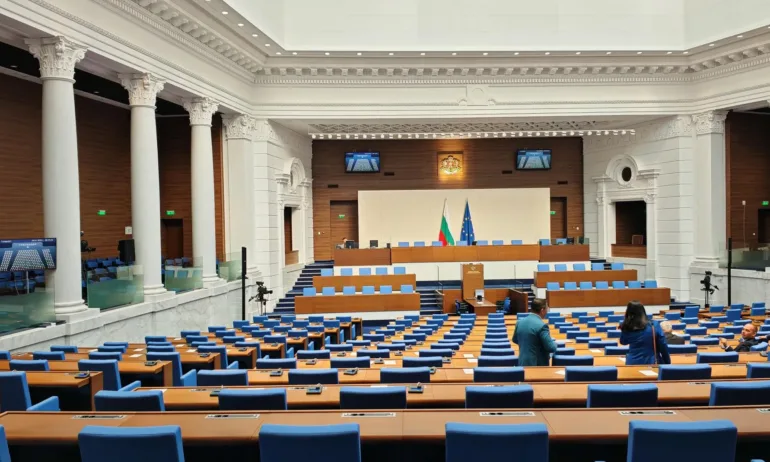Парламентът ще разгледа на второ четене законопроекта за създаване на Комисия за противодействие на корупцията - Tribune.bg
