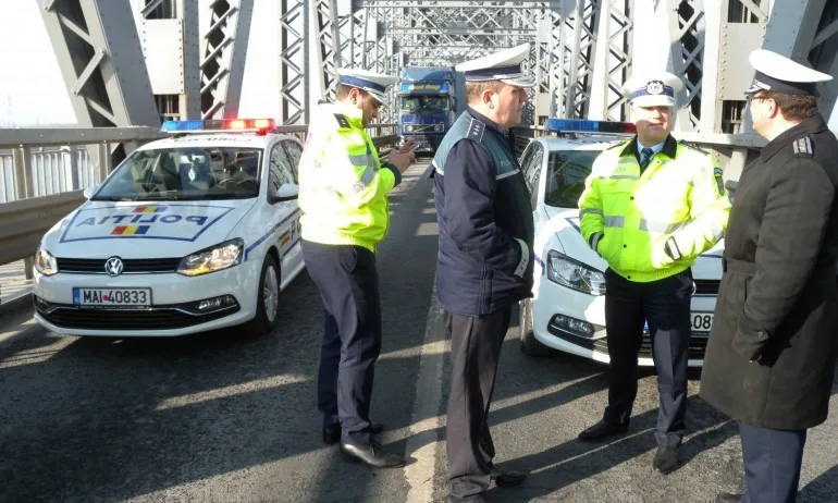 Улесняват трафика на Дунав мост 2 с повече служители и допълнителна лента за тирове - Tribune.bg