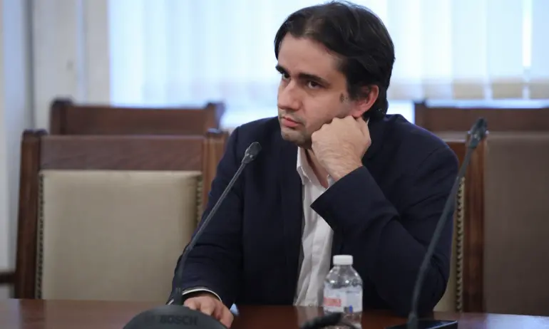 Божидар Божанов успокои: Изтичането на паролите на около 2 400 държавни имейла не е свързано с хакерска атака - Tribune.bg