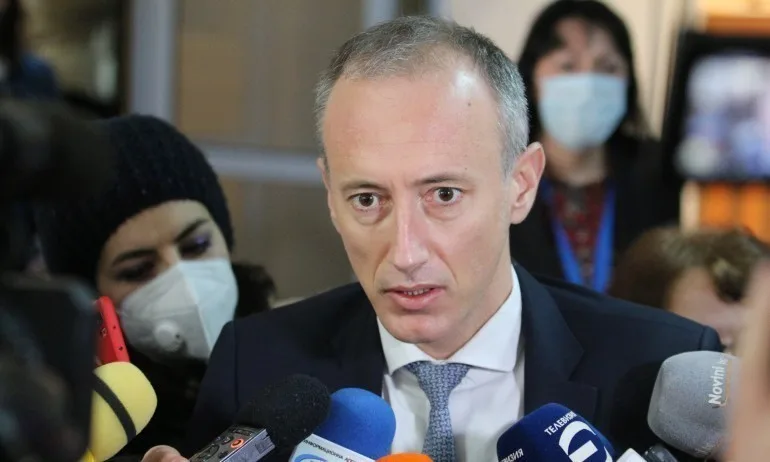Вълчев: Съществува рискът учениците отново да се върнат у дома - Tribune.bg