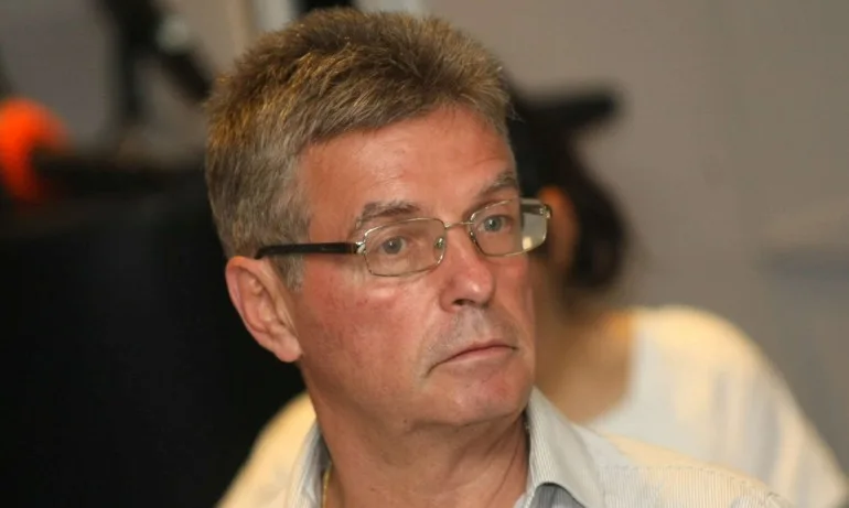 Директор на училище: С електронните дневници отсъствията намаляха с поне 10% - Tribune.bg