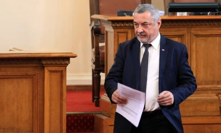 Симеонов: Ще подкрепим предложението за намаляване на партийната субсидия - Tribune.bg