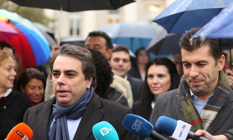 Асен Василев издигна приятеля си Кирил Петков за премиер и забрави в коалицията ИТН - Tribune.bg