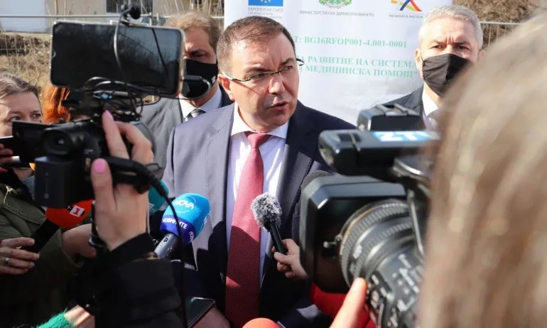 Министър Ангелов даде старта на строителството на новия филиал за спешната медицинска помощ в град Бяла - Tribune.bg