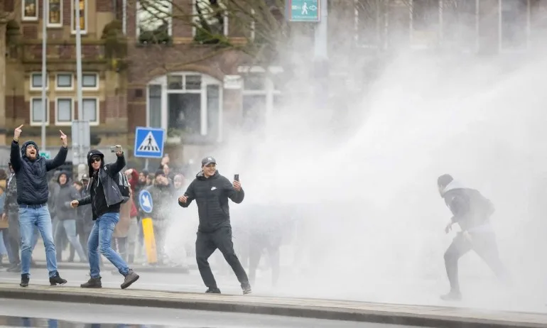 Нидерландският финансов министър за протестиращите: Измет - Tribune.bg