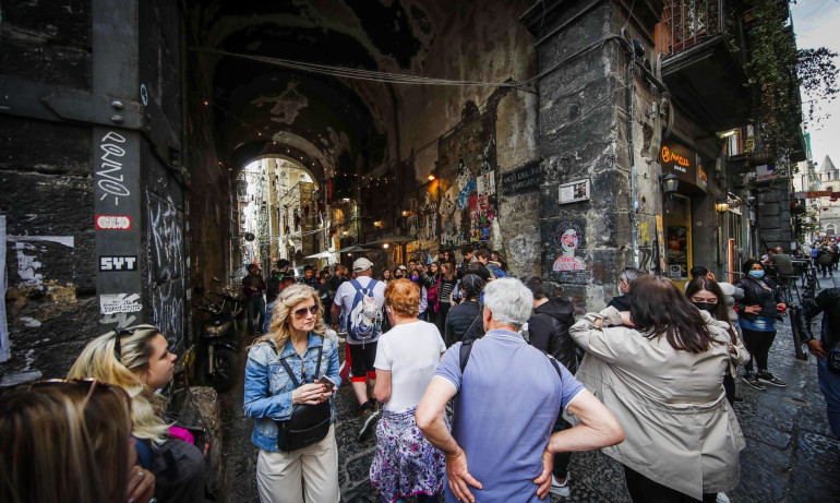 ЕС удължава използването на ковид сертификатите, заради увеличаване на броя заразени - Tribune.bg