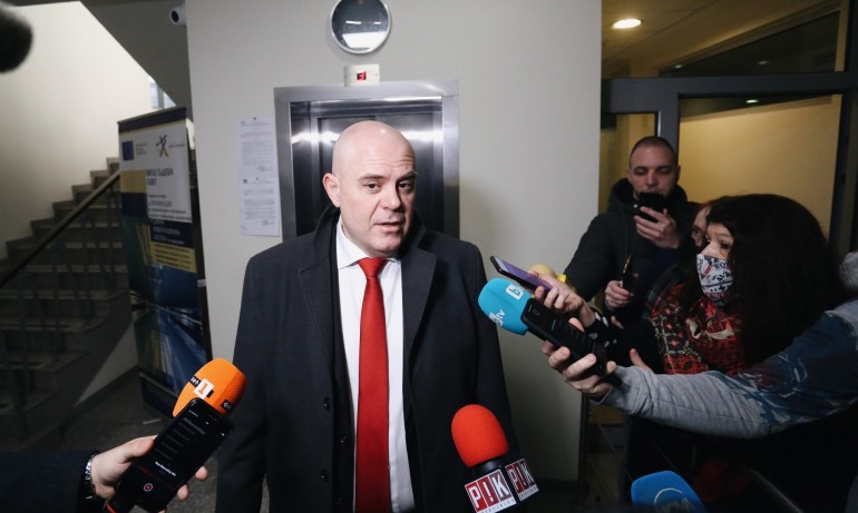 Гешев за орязания бюджет на съдебната власт: Празник на мафията и олигархията (ВИДЕО) - Tribune.bg