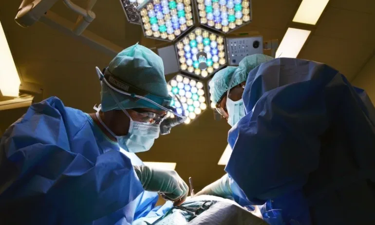 Хирург-педофил с максимална присъда във Франция – съдът разкри ужасяващи мащаби на насилие - Tribune.bg