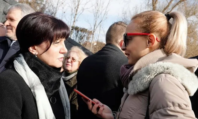 На Трибуната – председателят на парламента Цвета Караянчева - Tribune.bg