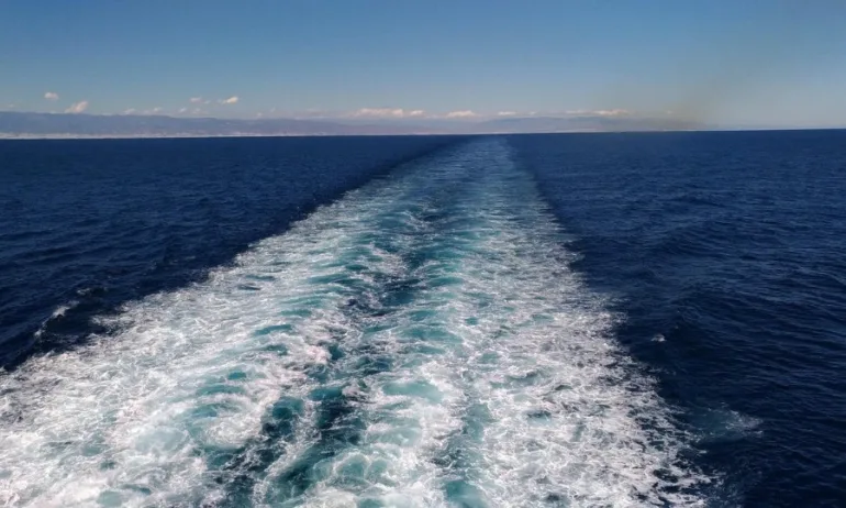 Иранският парламент затвори Ормузският проток - Tribune.bg