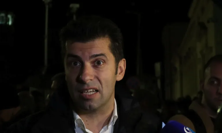 Черепа подкрепи ПП и ДБ от Дубай против хартиената бюлетина (СНИМКА) - Tribune.bg