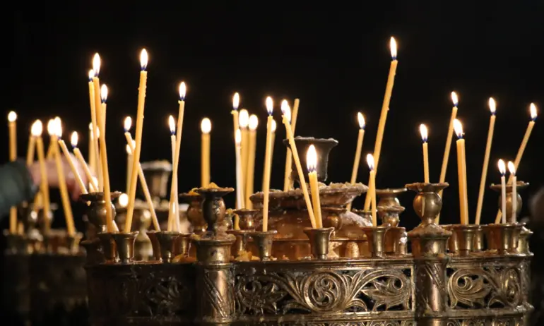 Смисълът на Рождеството Христово е в тържеството на Божията любов, се казва в патриаршеското и синодално послание за празника - Tribune.bg