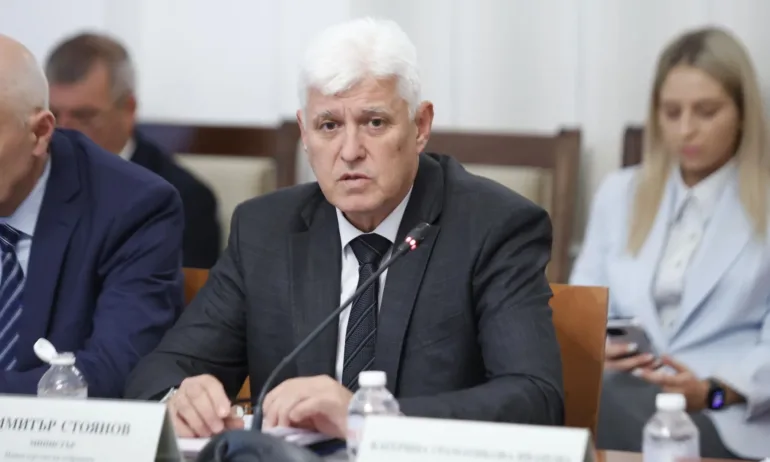 Димитър Стоянов: Българските въоръжени сили могат да отговорят на заплаха само в териториални води, не е необходимо член 4 да бъде активиран - Tribune.bg