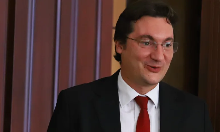 Андролова към Зарков за Боташ: Как ще ползвате договор, който убива диверсификацията? - Tribune.bg