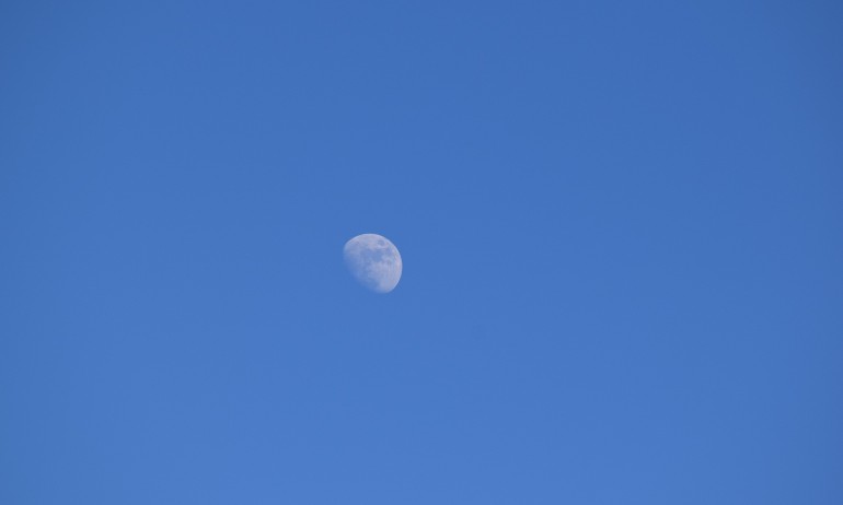 Луната към 11 ноември е във фаза на нарастване. Луната