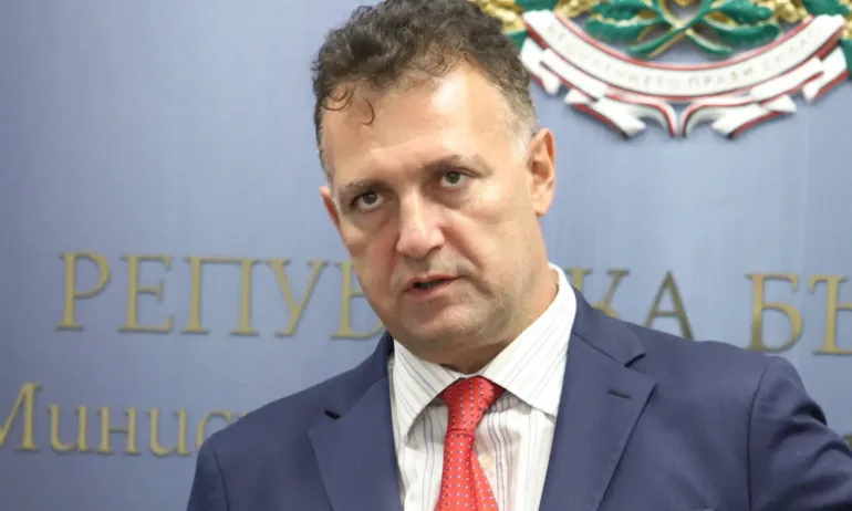 Валентин Николов: Някакви молекули се разиграваха в главата на Петков, но реално газът е руски - Tribune.bg