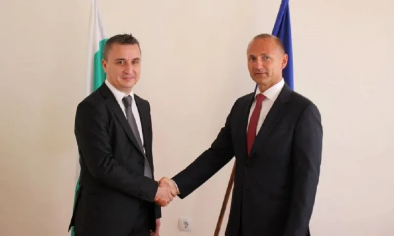 Бившият енергиен министър Николов ще съди наследника си Христов - Tribune.bg