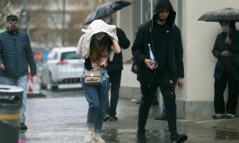 Частичното бедствено положение остава в няколко района на страната - Tribune.bg