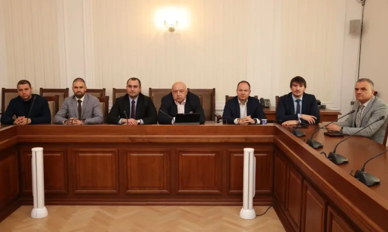 Кралев на среща със спортните федерации: ГЕРБ е партията, направила най-съществените неща за спорта - Tribune.bg