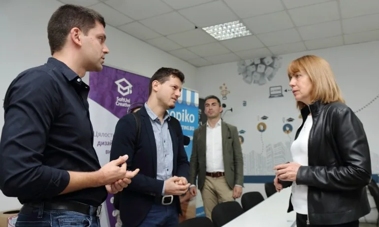 Фандъкова пред SoftUni: С дигитализацията ще намалим административна тежест - Tribune.bg