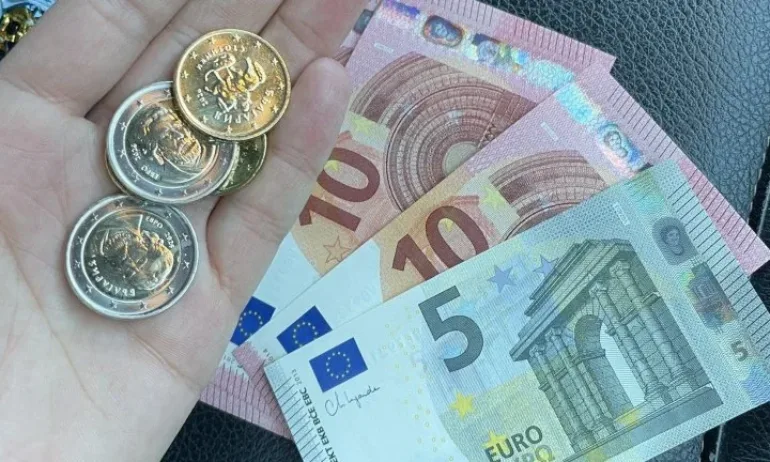 Минималната заплата у нас изостава със 160 евро от най-ниската в еврозоната - Tribune.bg