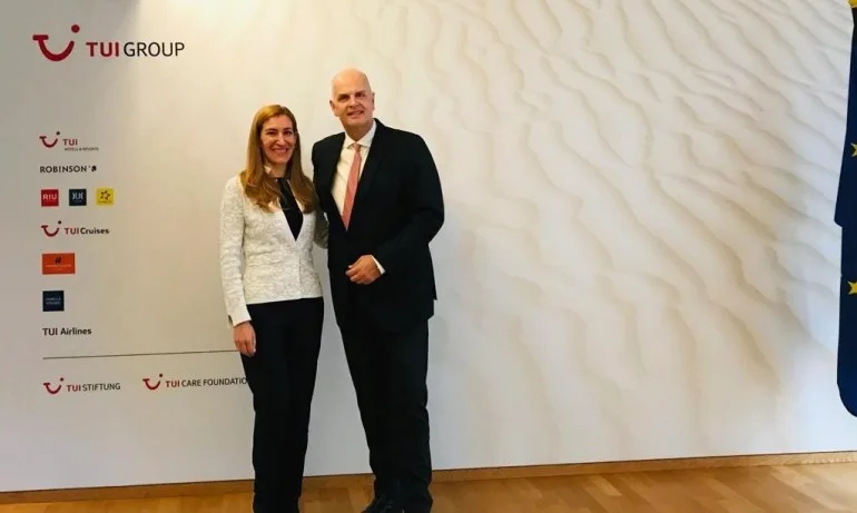 Министър Ангелкова обсъди сезон 2020 с ръководител на TUI - Tribune.bg