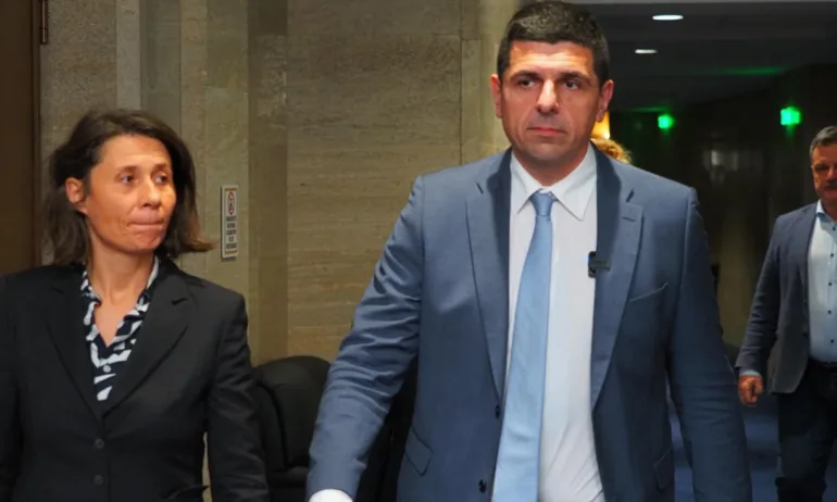 ДБ с позиция: Не искат избори, а реален и отговорен опит за правителство - Tribune.bg