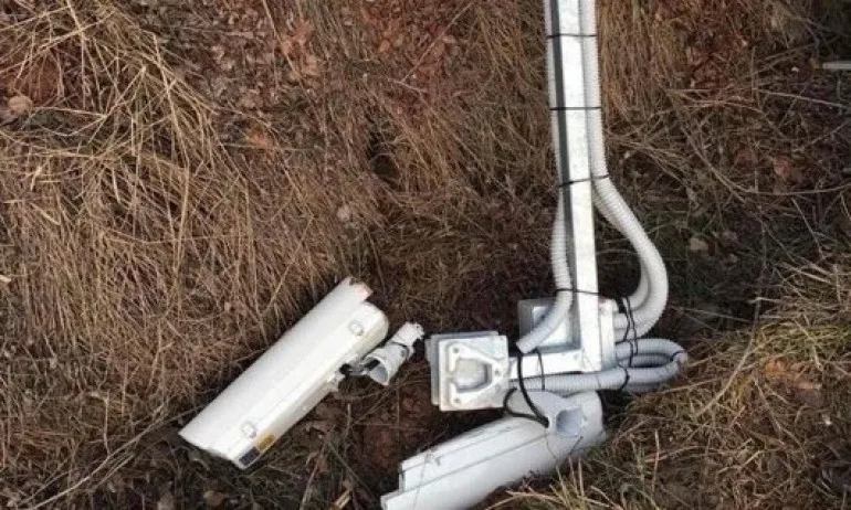 Отрязаха с флекс камера на толсистемата (СНИМКИ) - Tribune.bg