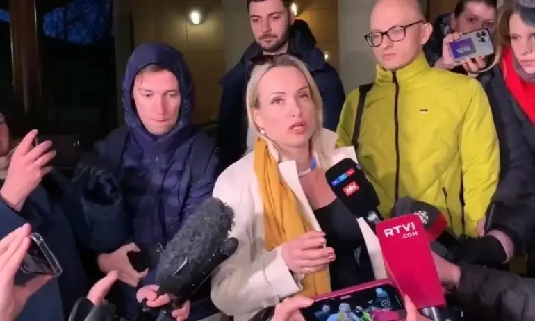 Задържаха руската журналистка Марина Овсянникова - Tribune.bg