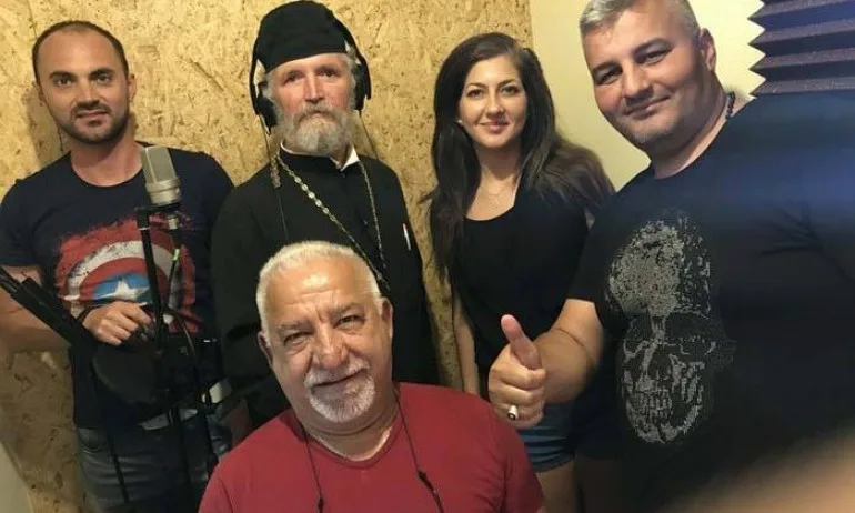 Поп издаде албум с песни на български, турски и ромски - Tribune.bg