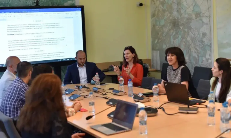 Анна Стойкова, ГЕРБ: Столична община е първата, предоставяща достъпност на глухите и сляпо-глухите хора - Tribune.bg