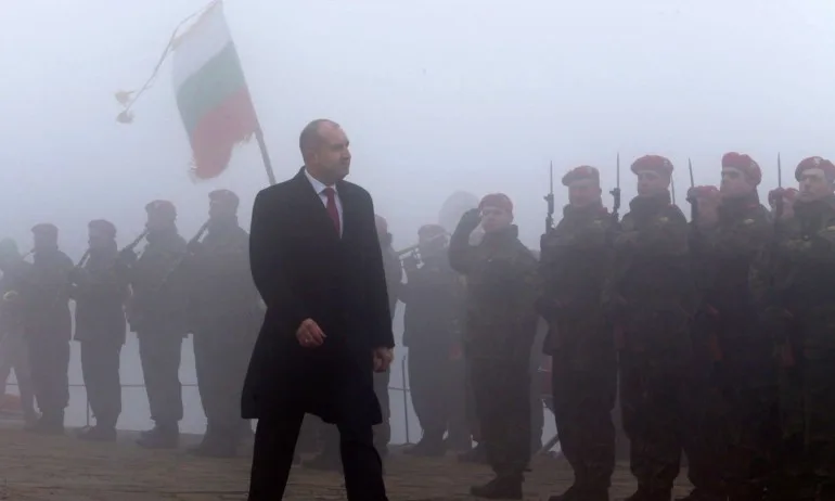 Кой манипулира? - Tribune.bg