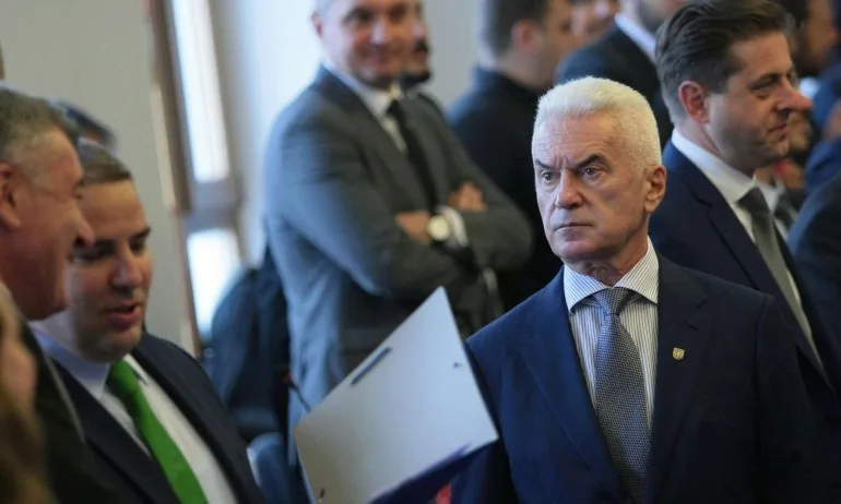 Телевизията на Сидеров поведе война срещу ваксините, мълчи за руските имунизации - Tribune.bg