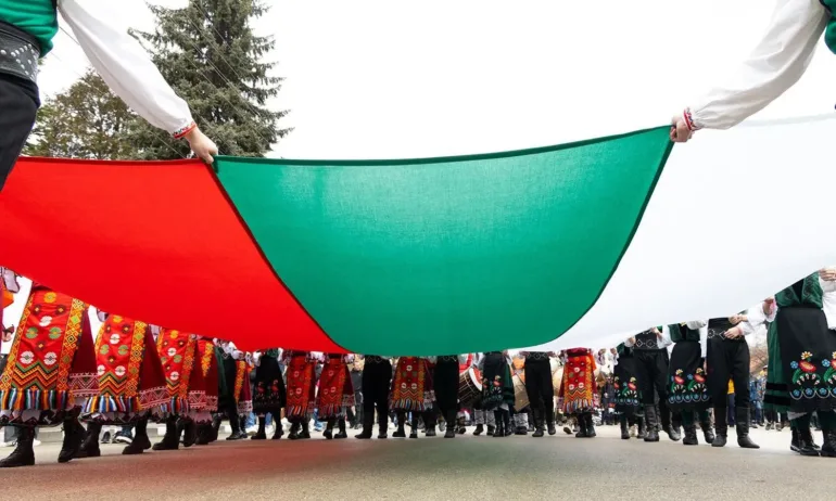 140 години от Съединението на Княжество България с Източна Румелия. Честит празник! - Tribune.bg