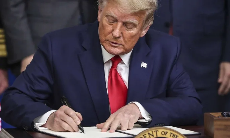 Тръмп: Дайте проклетите ваксини СЕГА - Tribune.bg