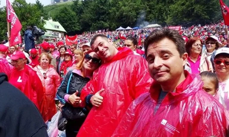 24 часа: Кой започна да наднича зад гърбовете на майките? - Tribune.bg