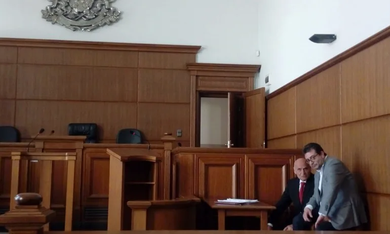 До месец съдът решава делото за шофиране в нетрезво състояние срещу Константин Каменаров - Tribune.bg