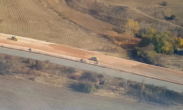 АПИ: Няма пропадане на асфалта на бъдещата АМ Европа - Tribune.bg