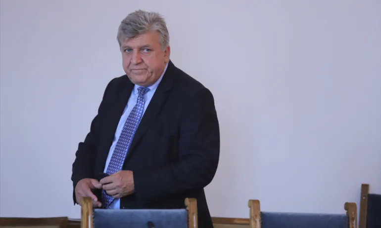 Манол Генов: Признанието на Кирил Петков е провокация, тъй като БСП получи мандата - Tribune.bg