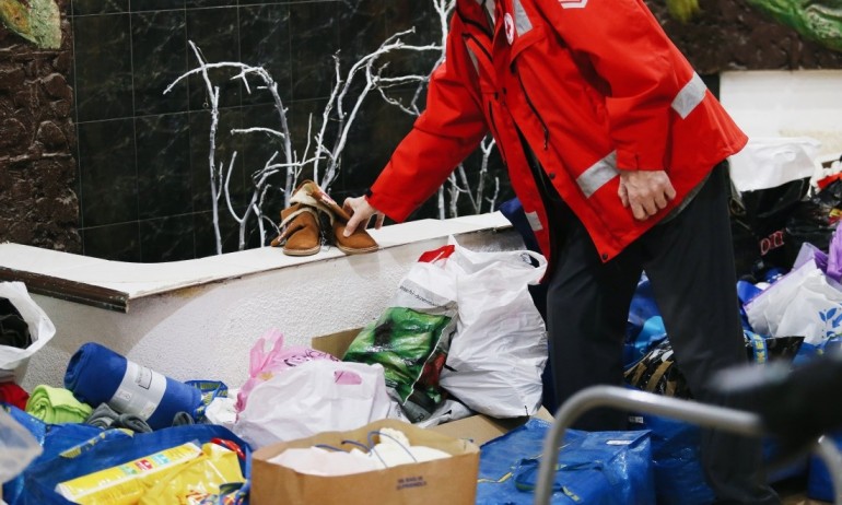 Камионите с хуманитарна помощ на Червения кръст тръгват към Украйна - Tribune.bg