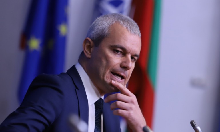 Депутатът и лидер на партия Възраждане Костадин Костадинов се зарече