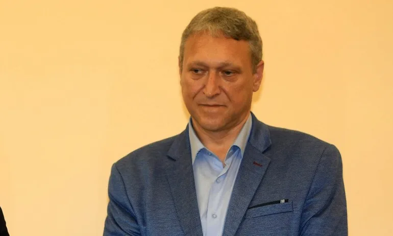 Бойко Рановски: За вече регистрираните автомобили у нас няма да се изисква паспорт - Tribune.bg