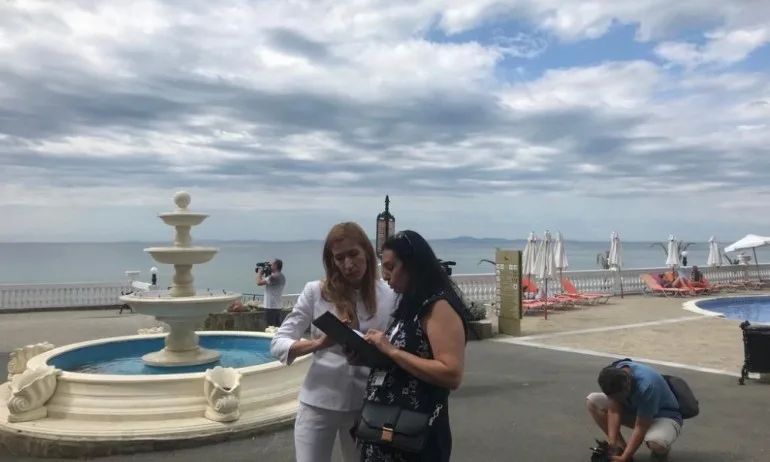 Мухъл, счупени плочки и инсекти в хотел от ваканционно селище Елените - Tribune.bg