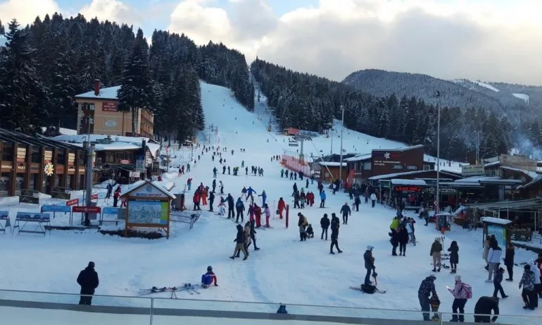 Марияна Николова в Боровец: Повишена е заетостта в зимните курорти - Tribune.bg