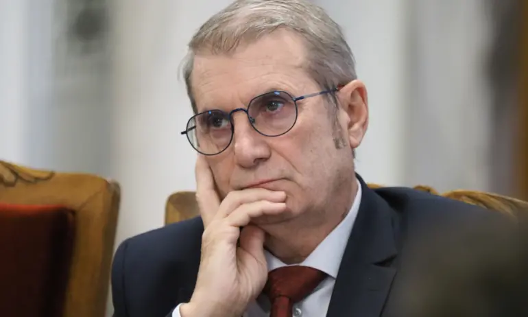 Министър Хинков: Без грипна епидемия в София, вълната се пречупва - Tribune.bg